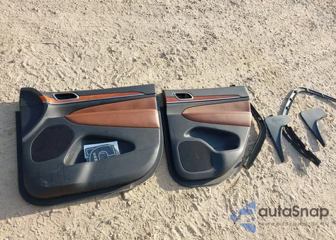 2013 Jeep Grand Cherokee Overland z USA, uszkodzony, nr VIN 1C4RJECG4DC588189